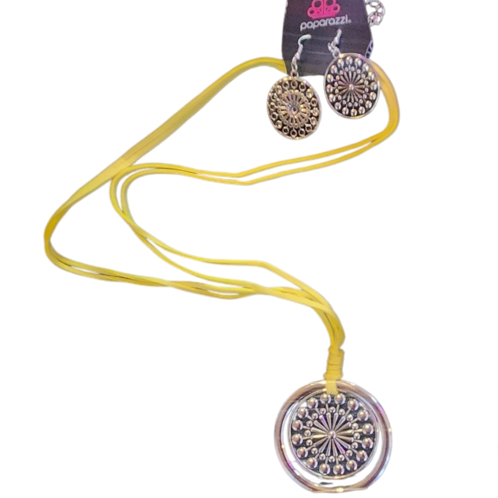 Paparazzi Yellow and Silver Necklace Set